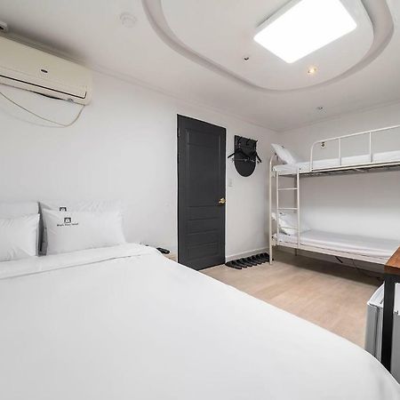 Must Stay Hotel Сеул Екстериор снимка