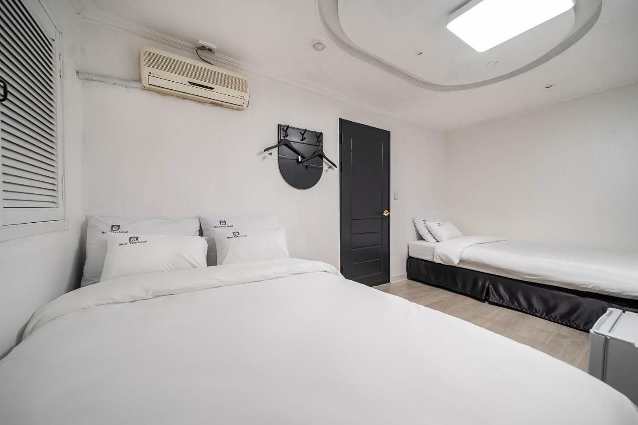 Must Stay Hotel Сеул Екстериор снимка